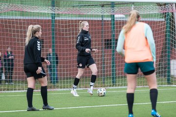 Bild 206 - Co-Trainerin der Frauen Nationalmannschaft Britta Carlson in Wahlstedt